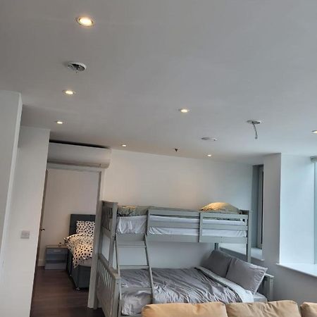 דירות 2Br Chic London Sleep 9 Bp7 מראה חיצוני תמונה