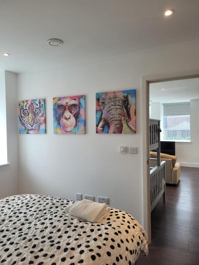 דירות 2Br Chic London Sleep 9 Bp7 מראה חיצוני תמונה
