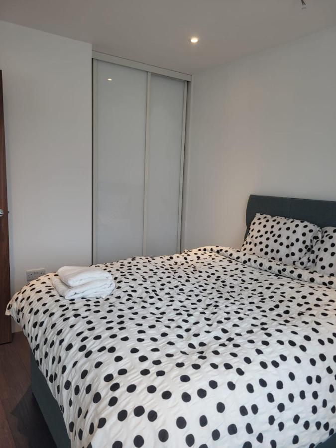 דירות 2Br Chic London Sleep 9 Bp7 מראה חיצוני תמונה