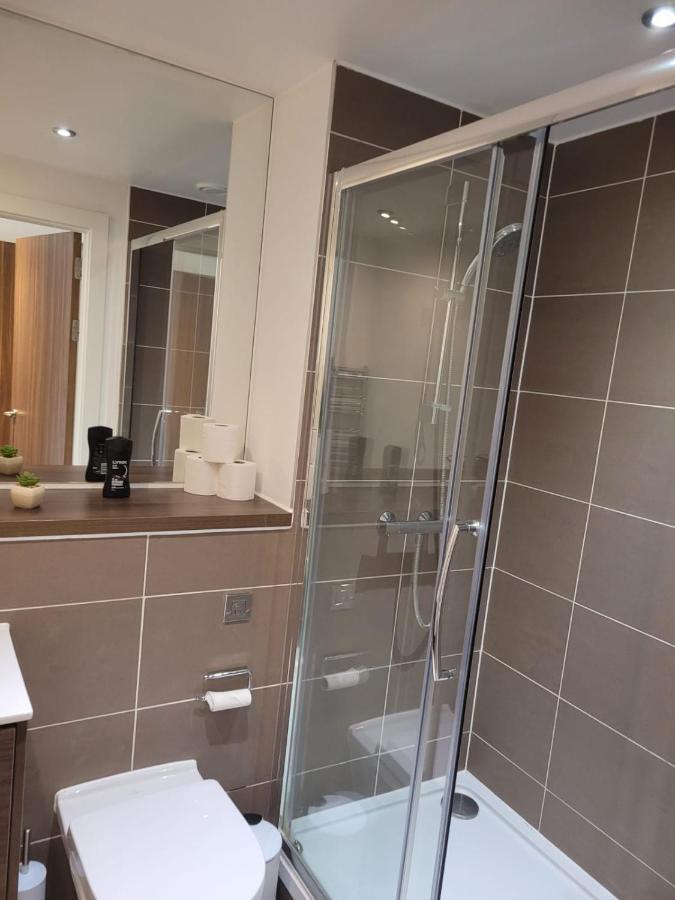דירות 2Br Chic London Sleep 9 Bp7 מראה חיצוני תמונה