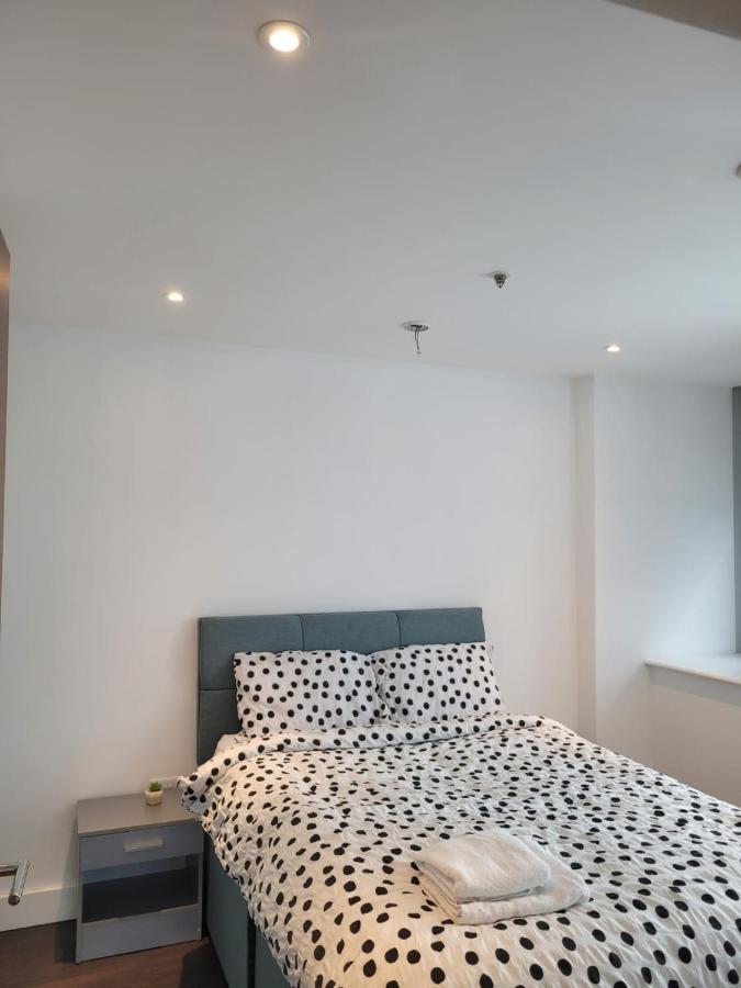 דירות 2Br Chic London Sleep 9 Bp7 מראה חיצוני תמונה